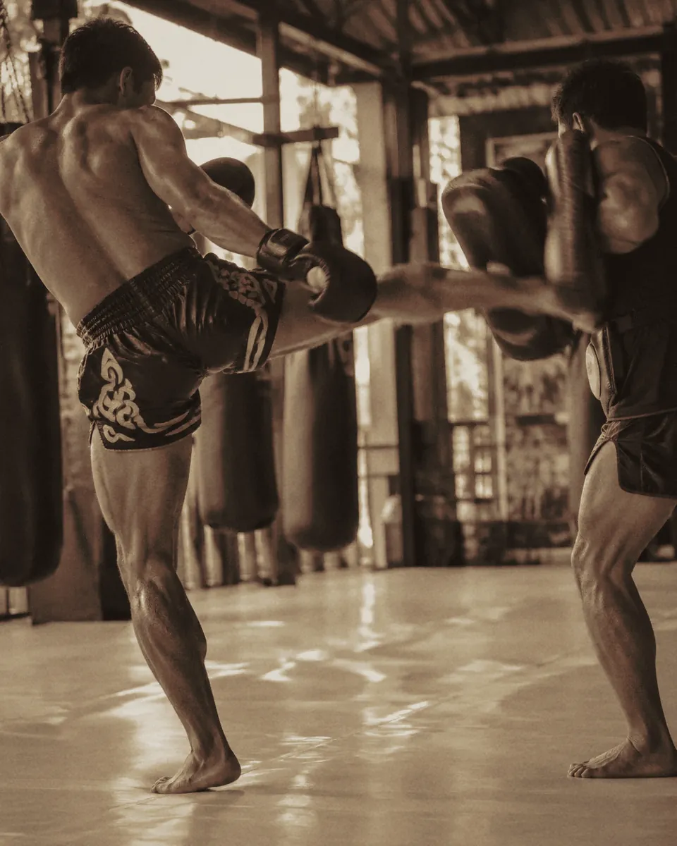 Roundhouse-Kick ins Kickpad (Symbolbild).