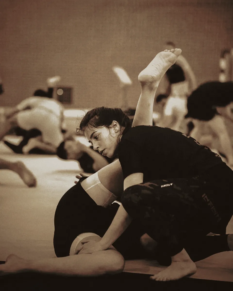 Grappling-Drill am Boden beim Camp.